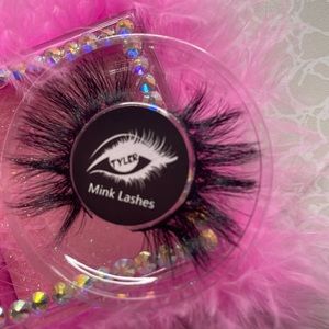 Tyler Eyez Mink Eyelashes “Exotic”